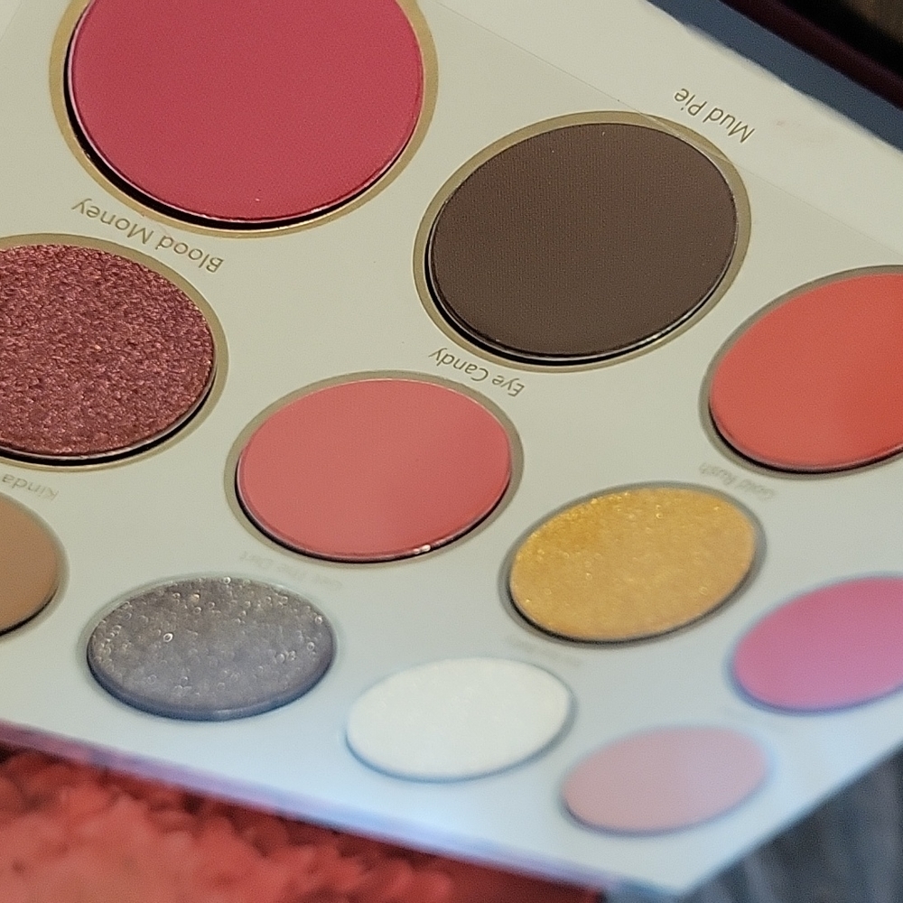 Makeup - Picture 4 of 5